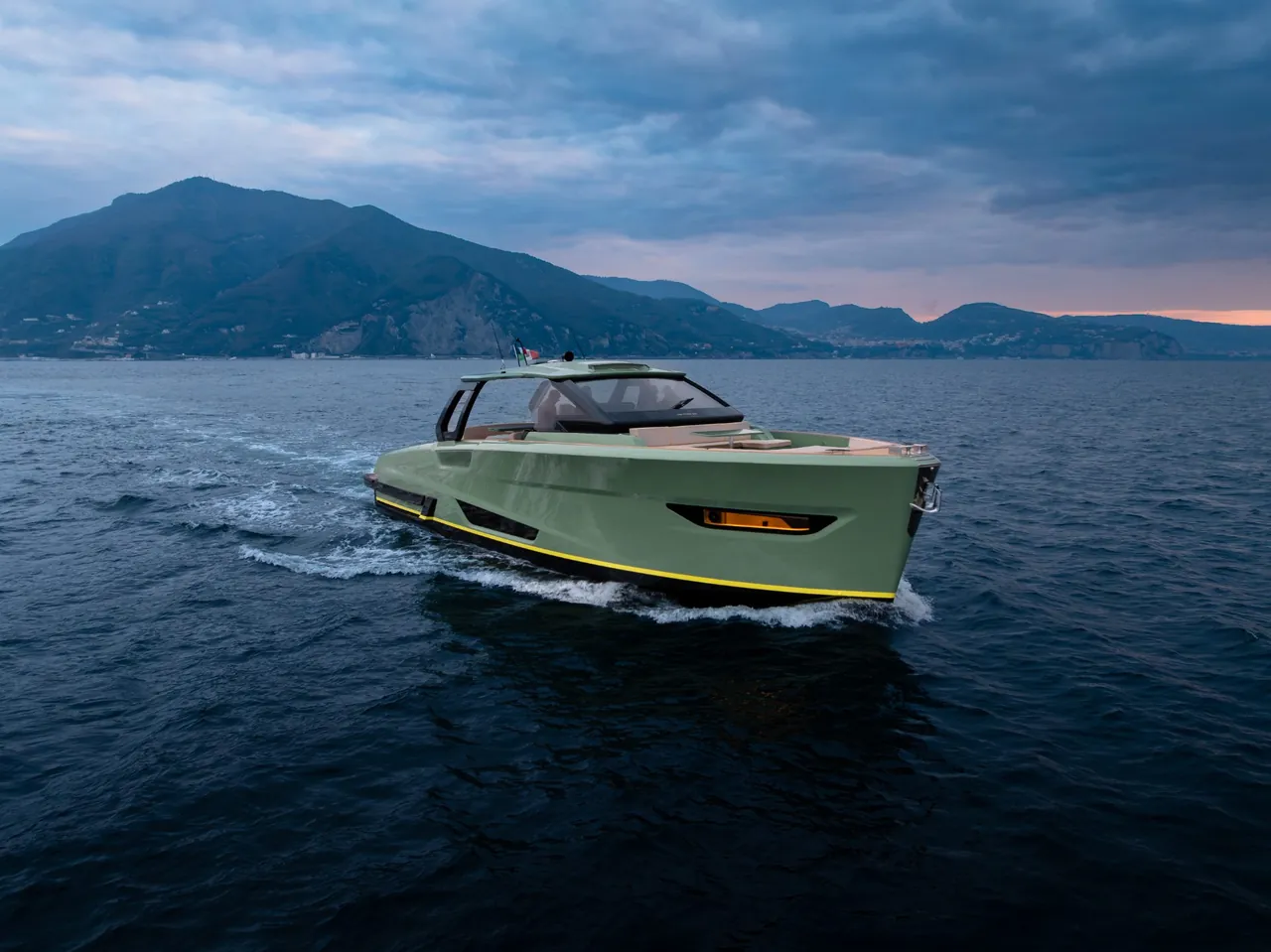 Bellini Astor 58 seyir hâlinde